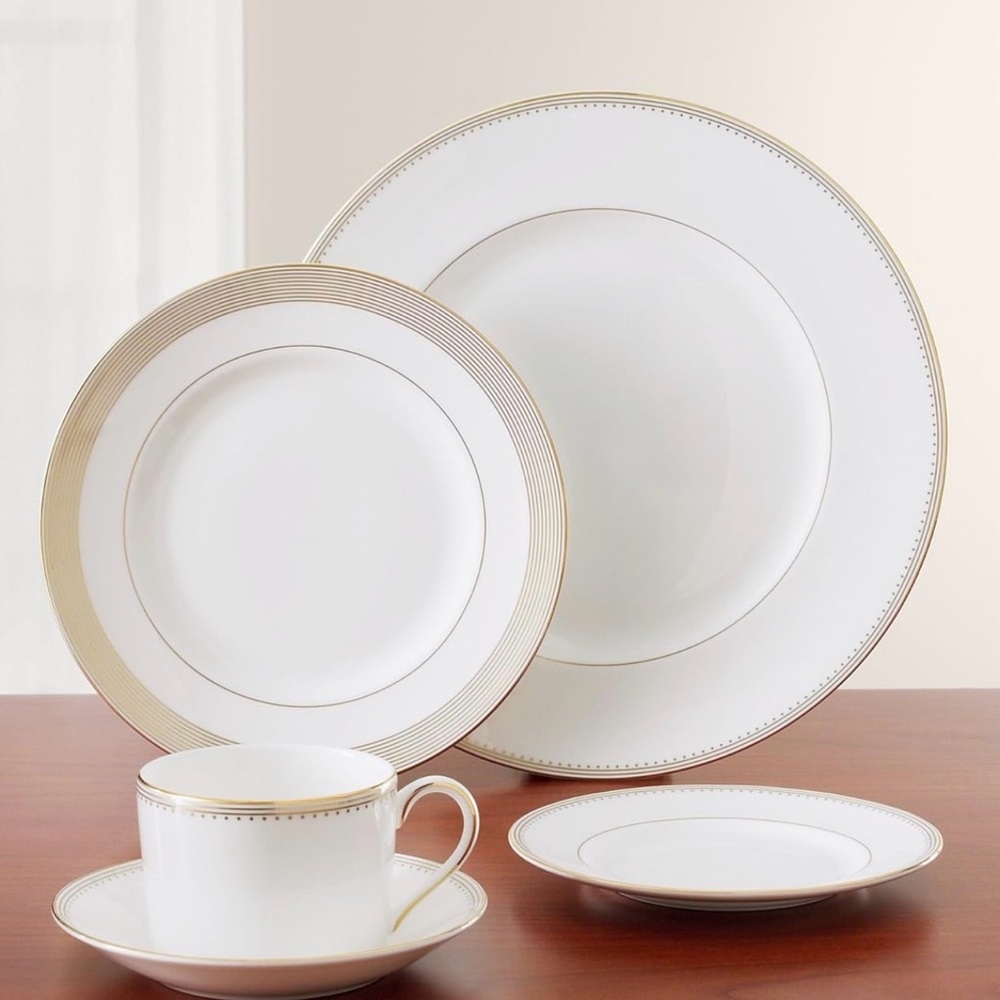 Vera Wang Wedgwood Grosgrain White and Gold Dinnerware Collection